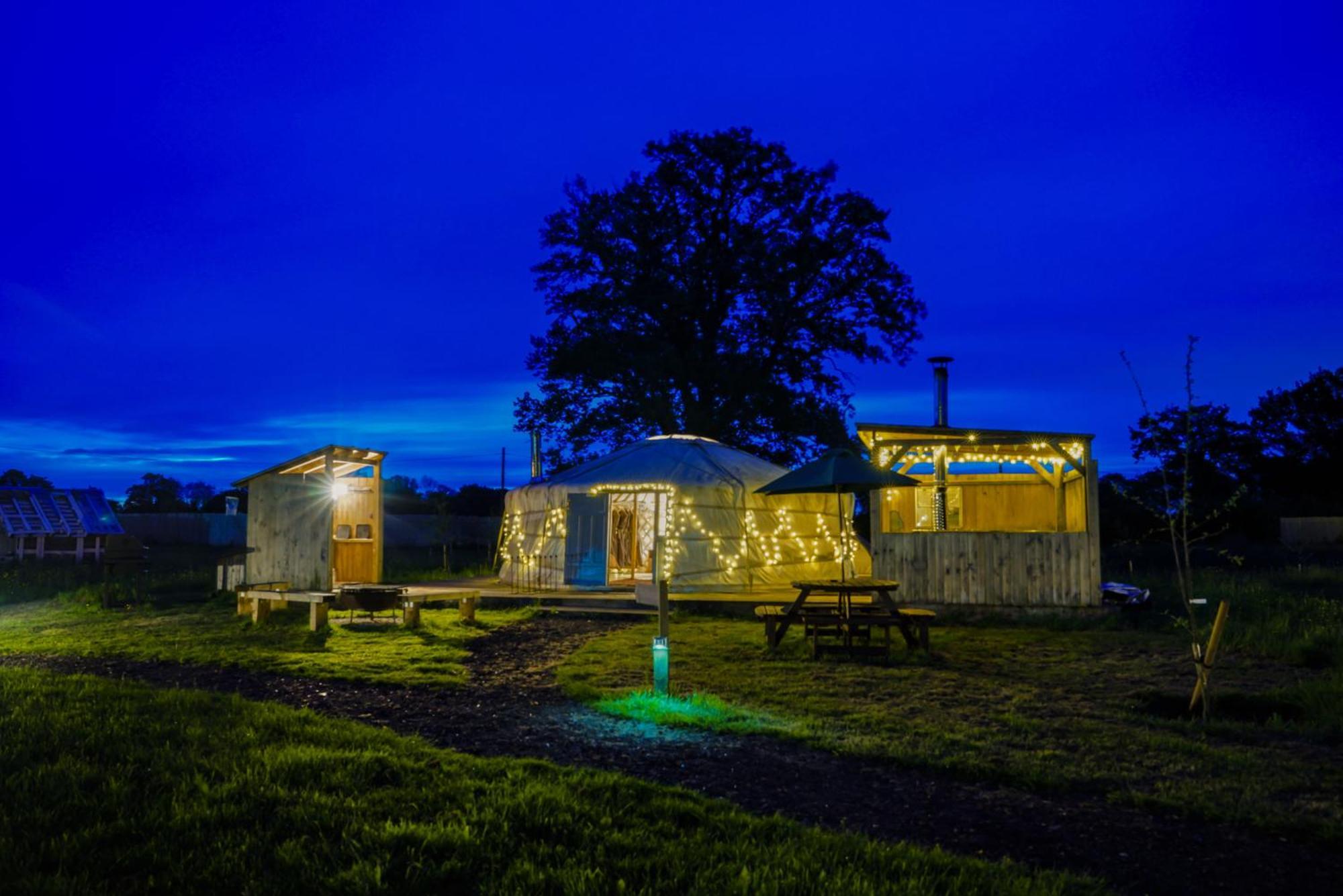 Hotel Glamp And Tipple Ltd Great Ellingham Exterior foto