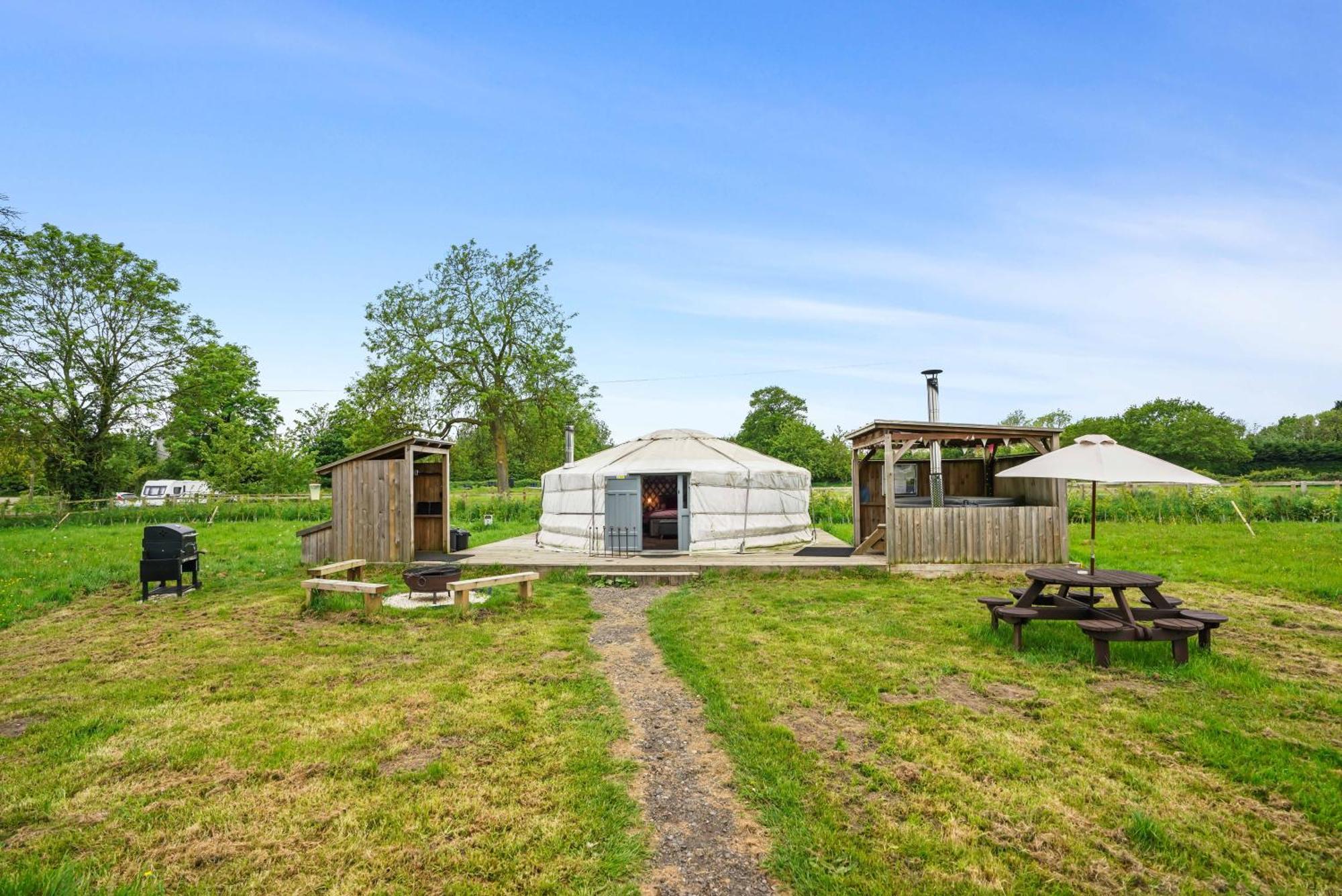 Hotel Glamp And Tipple Ltd Great Ellingham Exterior foto