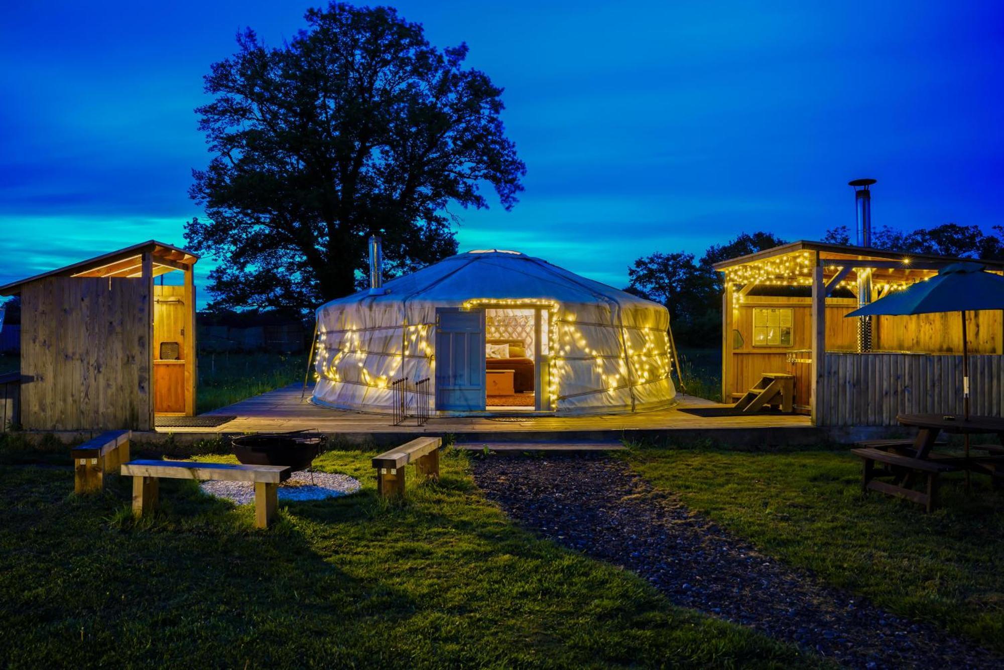 Hotel Glamp And Tipple Ltd Great Ellingham Exterior foto