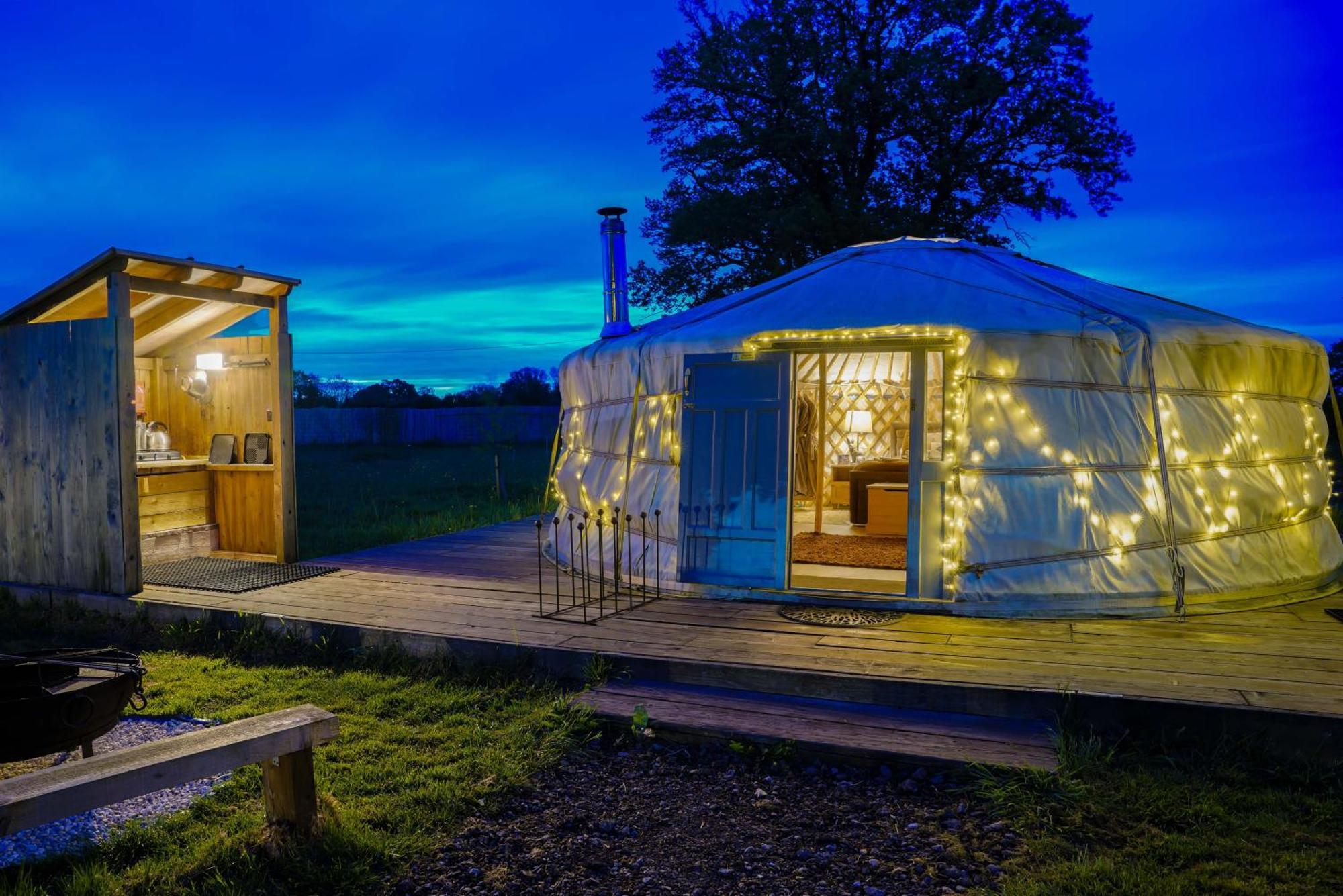 Hotel Glamp And Tipple Ltd Great Ellingham Exterior foto