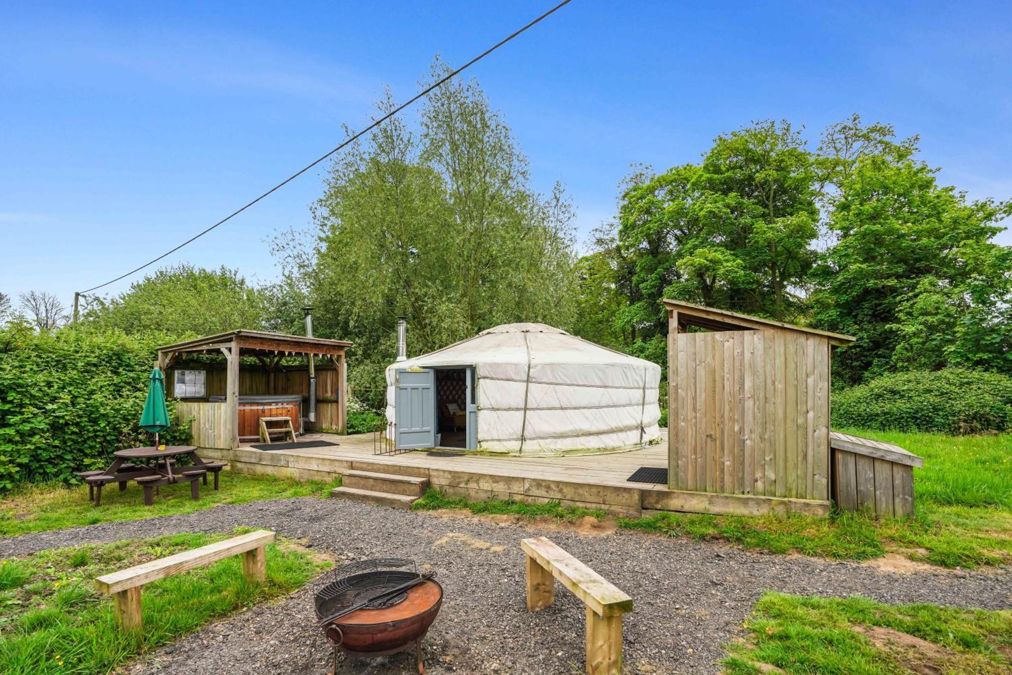 Hotel Glamp And Tipple Ltd Great Ellingham Exterior foto